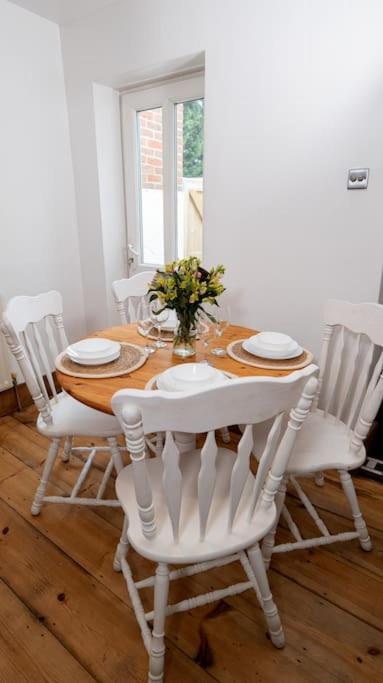 Cosy Cottage In Central Reading Free Parking & Fast Wifi Esterno foto