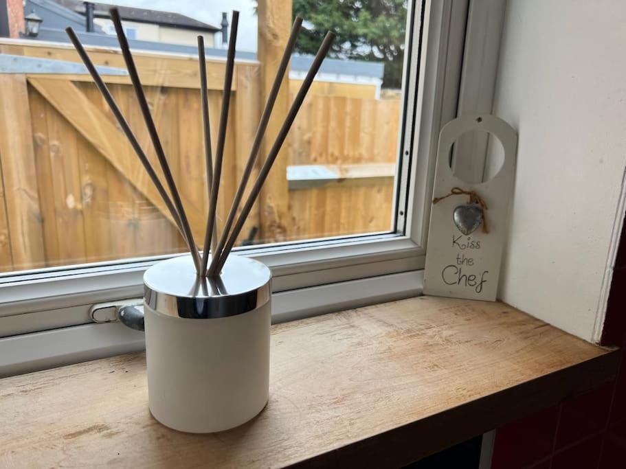 Cosy Cottage In Central Reading Free Parking & Fast Wifi Esterno foto