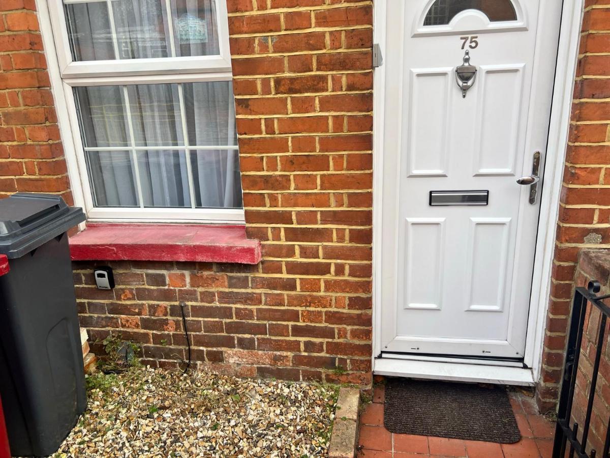 Cosy Cottage In Central Reading Free Parking & Fast Wifi Esterno foto