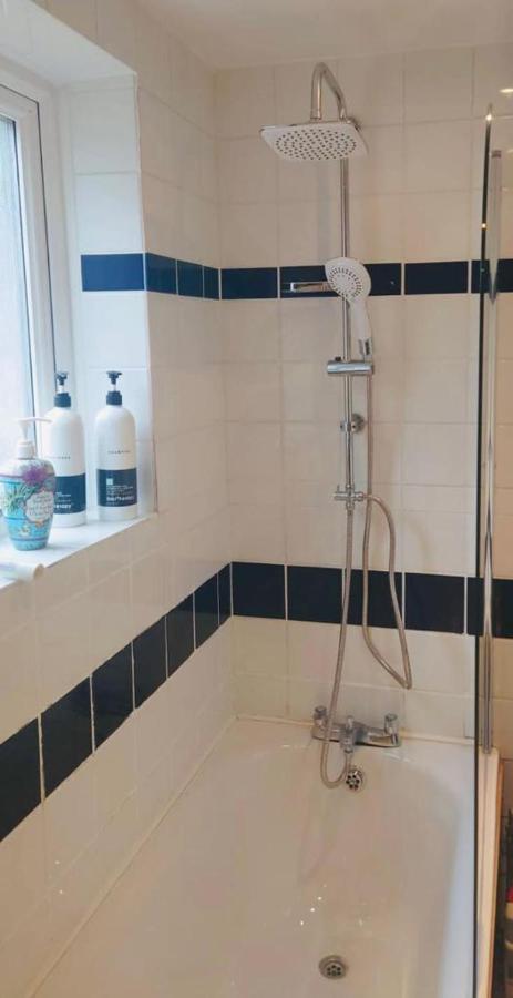 Cosy Cottage In Central Reading Free Parking & Fast Wifi Esterno foto